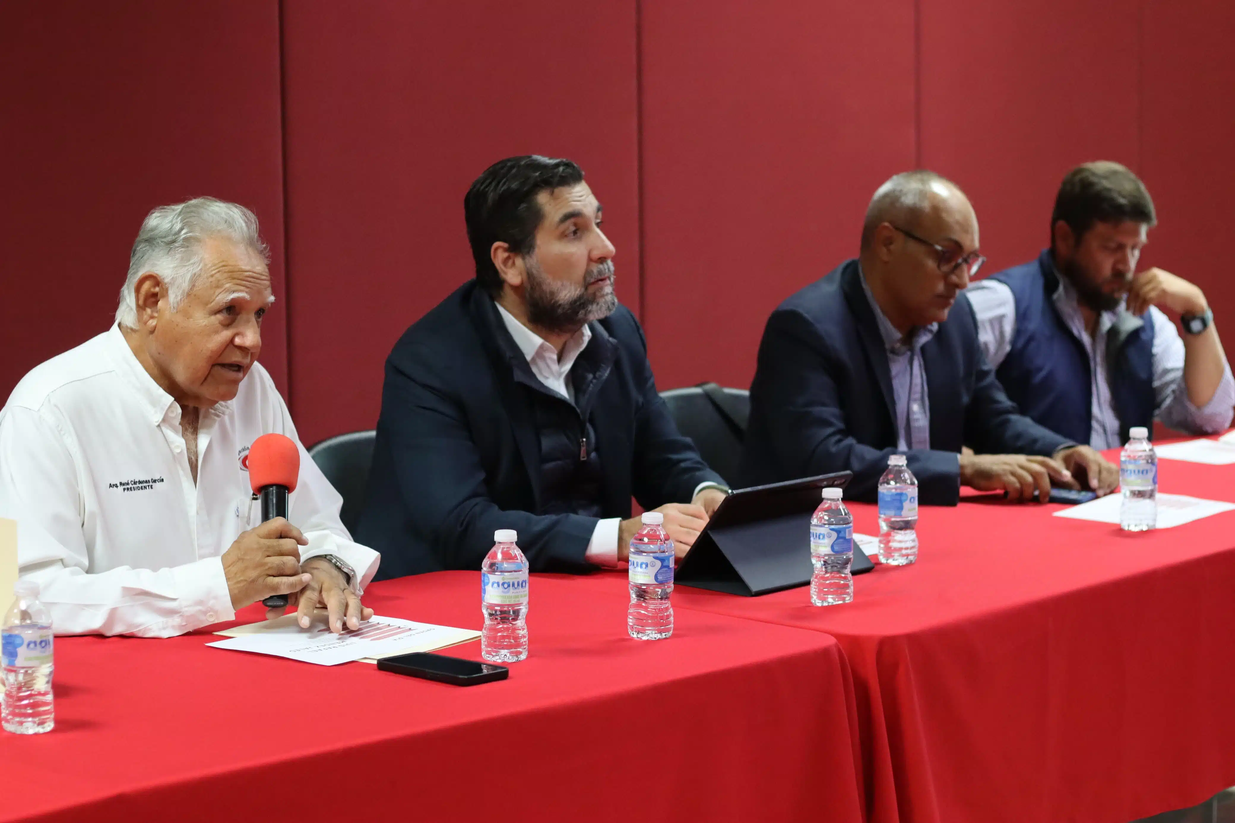 Presentación para agremiados del candidato a presidente nacional de la CMIC, Luis Mendez. Diálogos para el futuro de la construcción en México