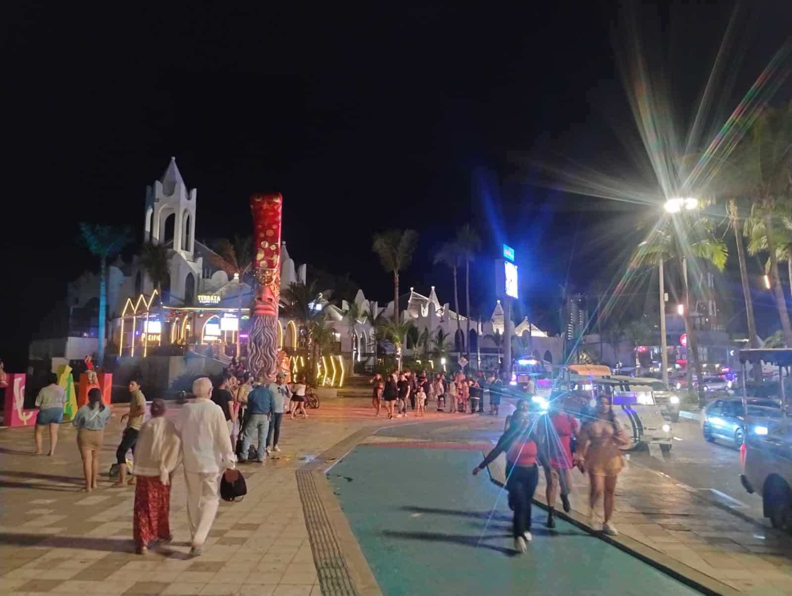 Lugar del malecón de Mazatlán donde fue el pleito