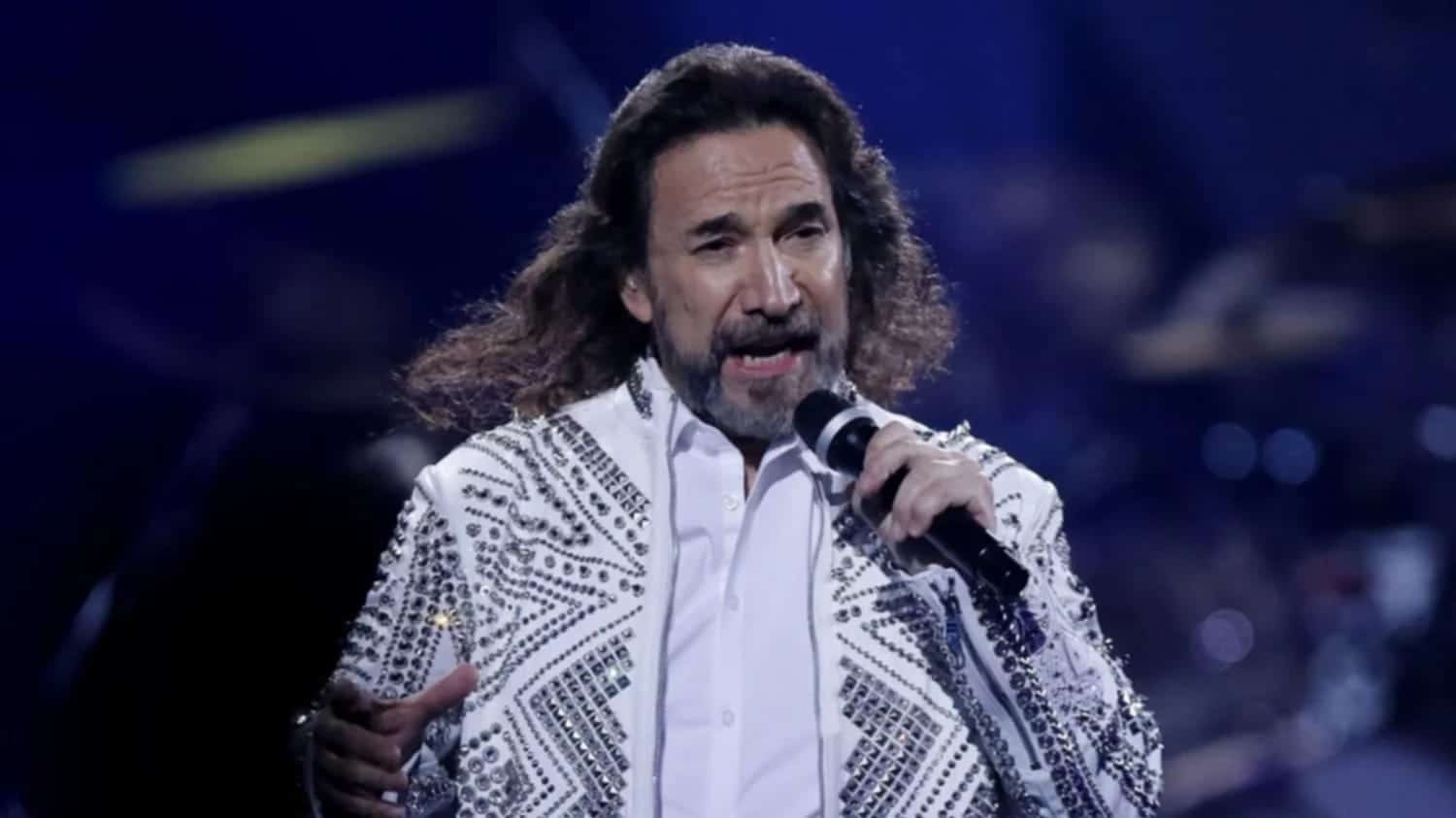 Marco Antonio Solís en concierto.