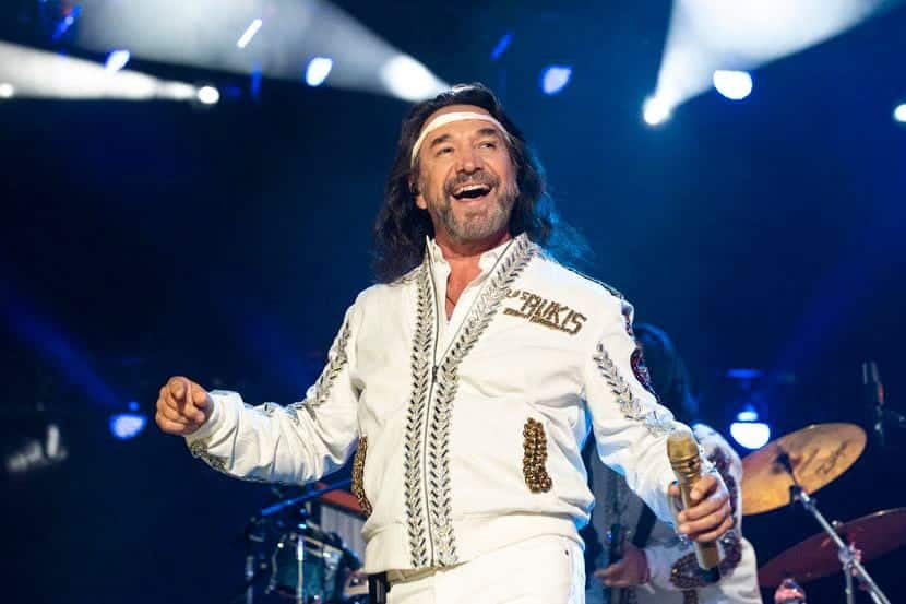 Marco Antonio Solís en concierto.