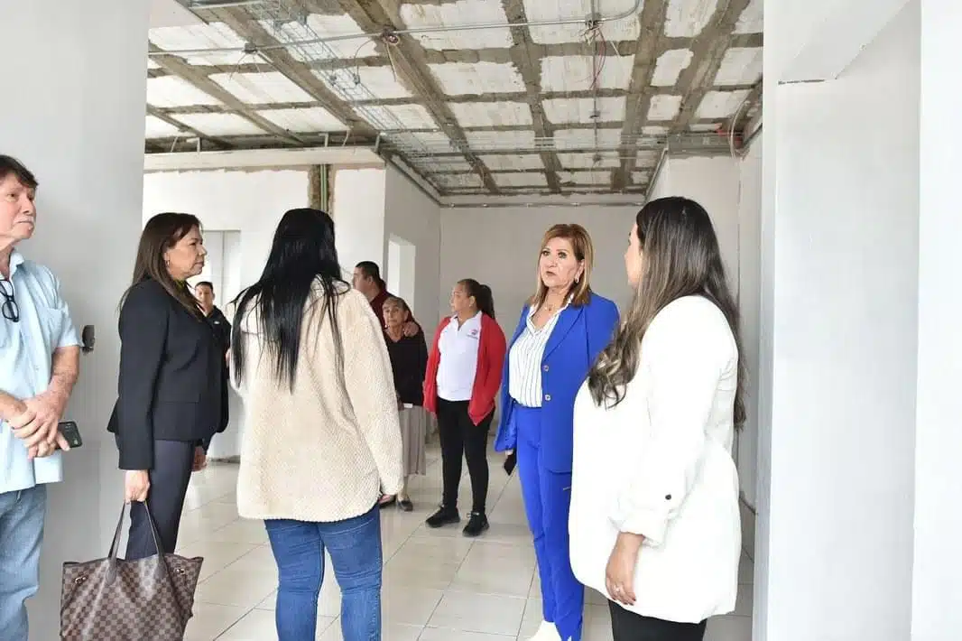 María Teresa Guerra Ochoa en el lugar donde será la inauguración del Centro Regional de Justicia para las Mujeres en Los Mochis