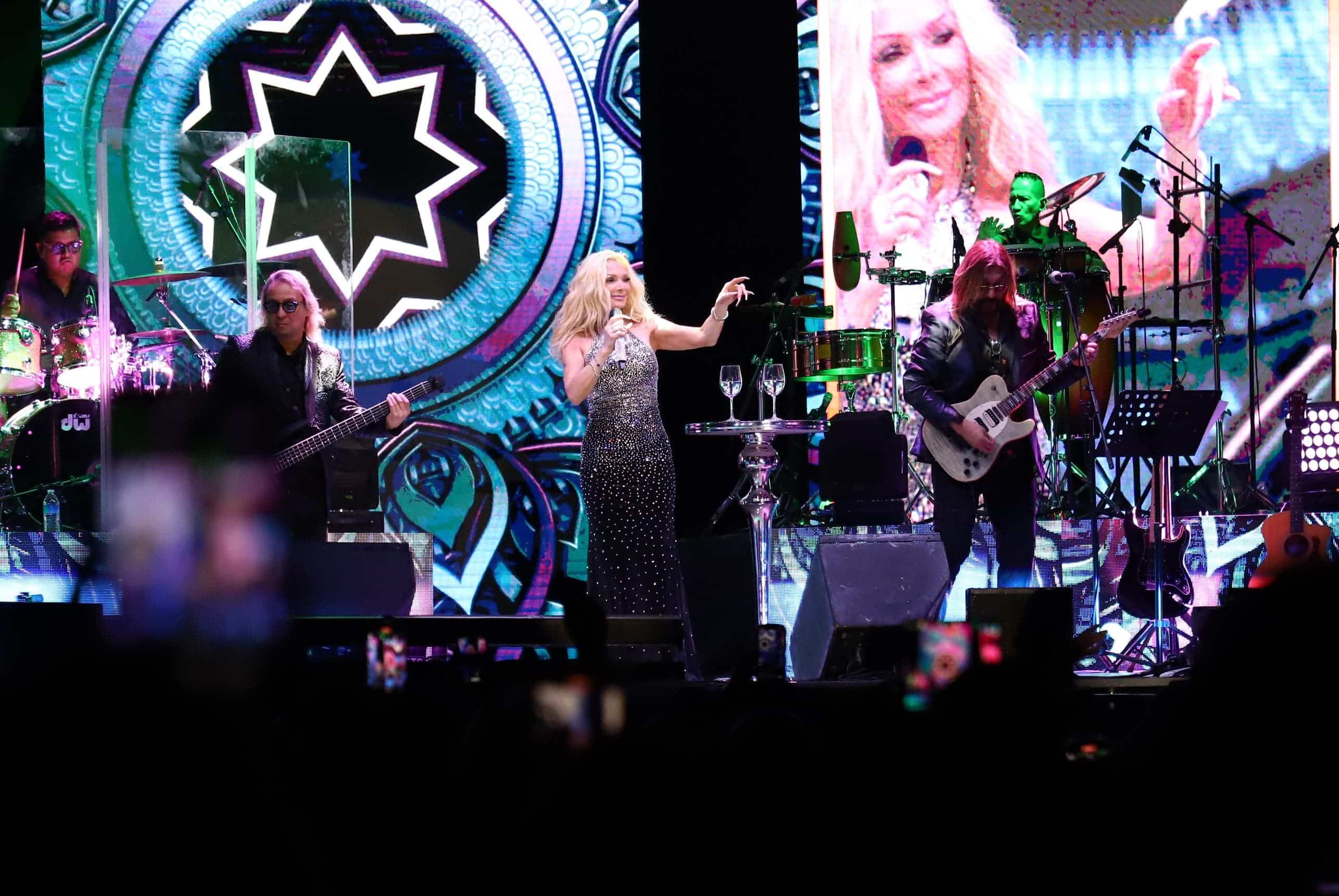 Marisela “Dama de Hierro” en su concierto en Culiacán