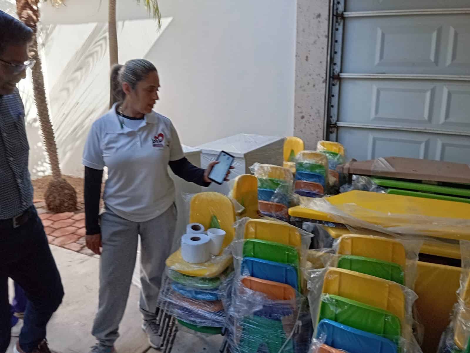 Martín Ahumada Quintero en la entrega de mobiliario para la guardería para hijos de jornaleros en Ruíz Cortines