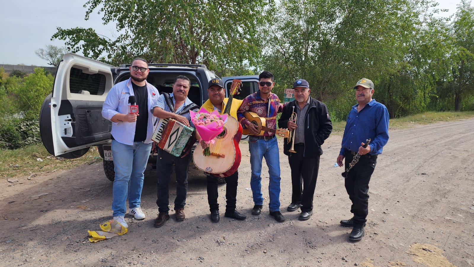 La Mera Jefa y Exa en un local de Guasave