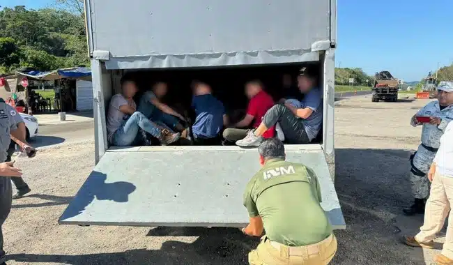 Migrantes en camioneta