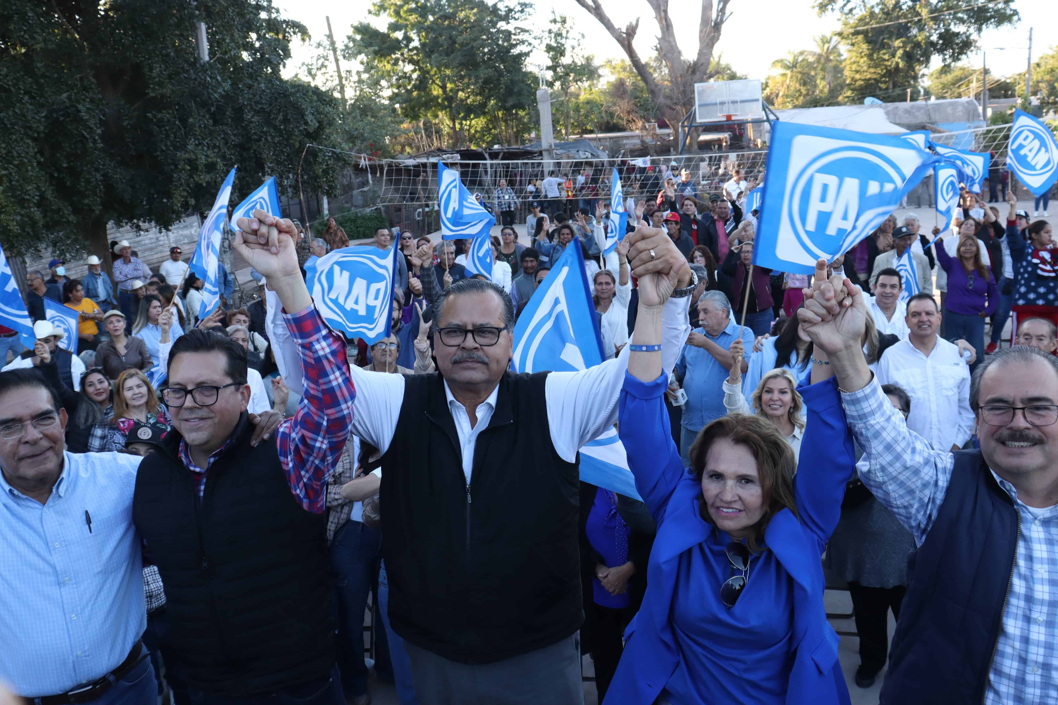 Mingo Vázquez arranca precampaña en la Villa de Ahome
