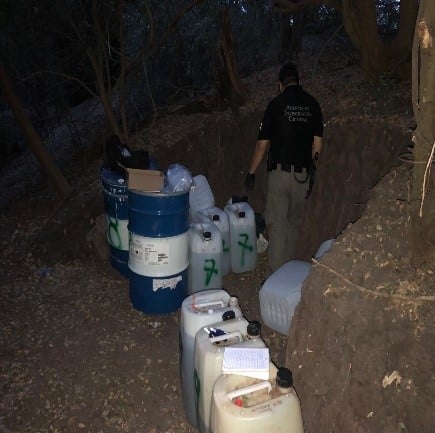 Bules decomisados en un narcolaboratorio en Culiacán