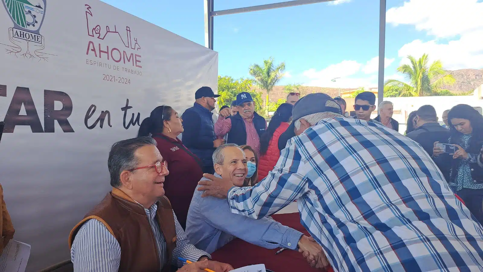 Familias de Nuevo San Miguel agradecen al alcalde de Ahome por la atención de Bienestar en tu comunidad