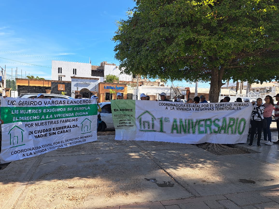 integrantes de la Coordinadora Estatal por el Derecho Humano a la Vivienda