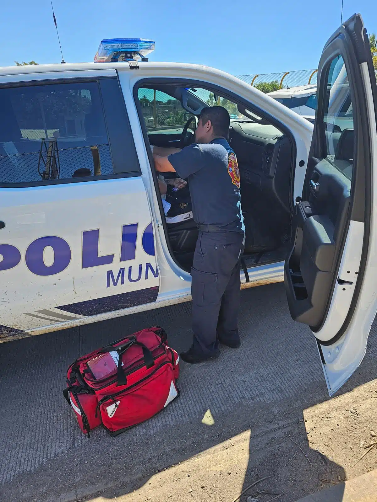 Policía Municipal de Mazatlán en el lugar donde María Fernanda se cayó de la motocicleta en la que viajaba con su papá