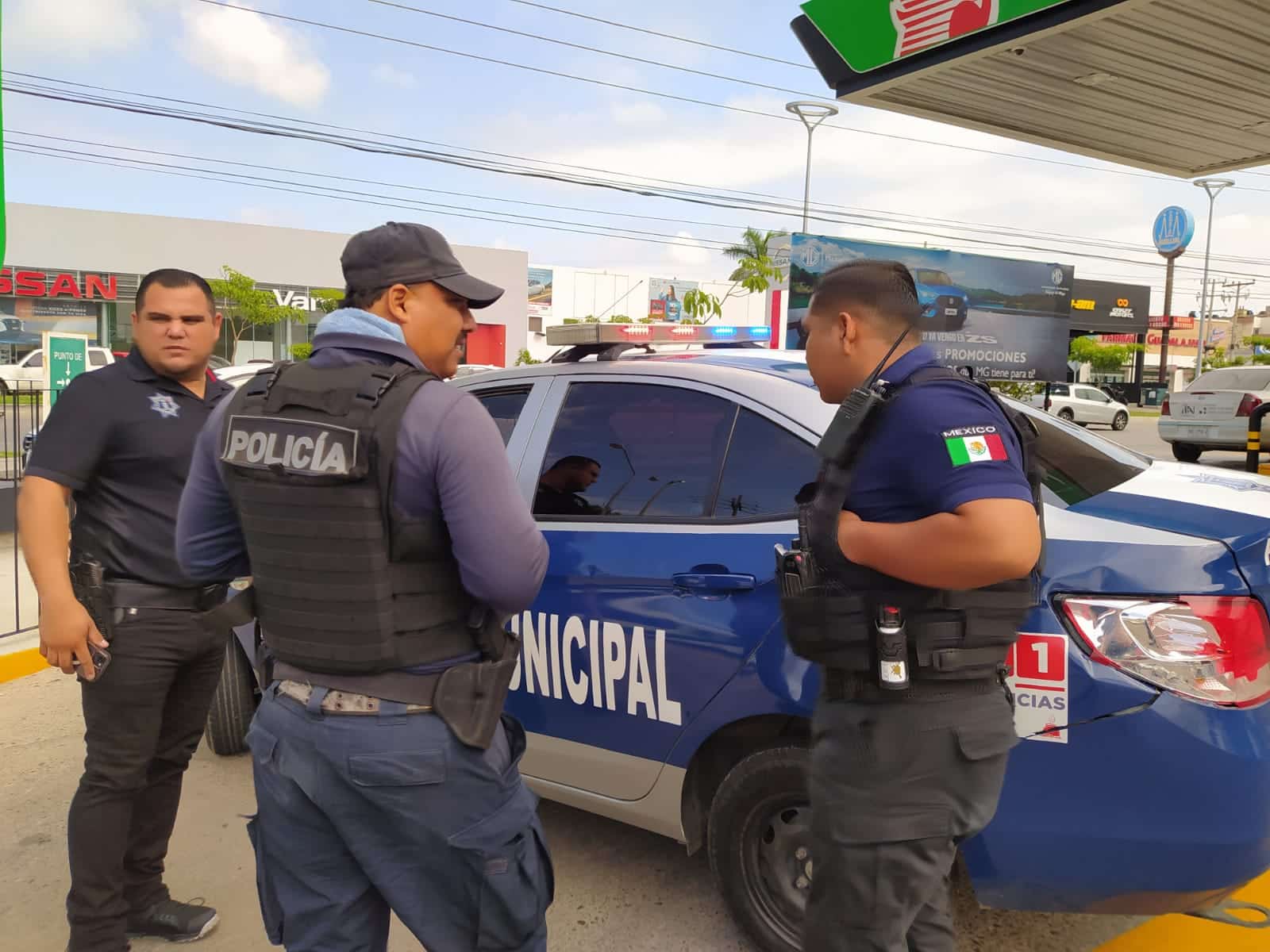 Policías municipales montaron un operativo policiaco por las cercanías, sin resultados positivos.