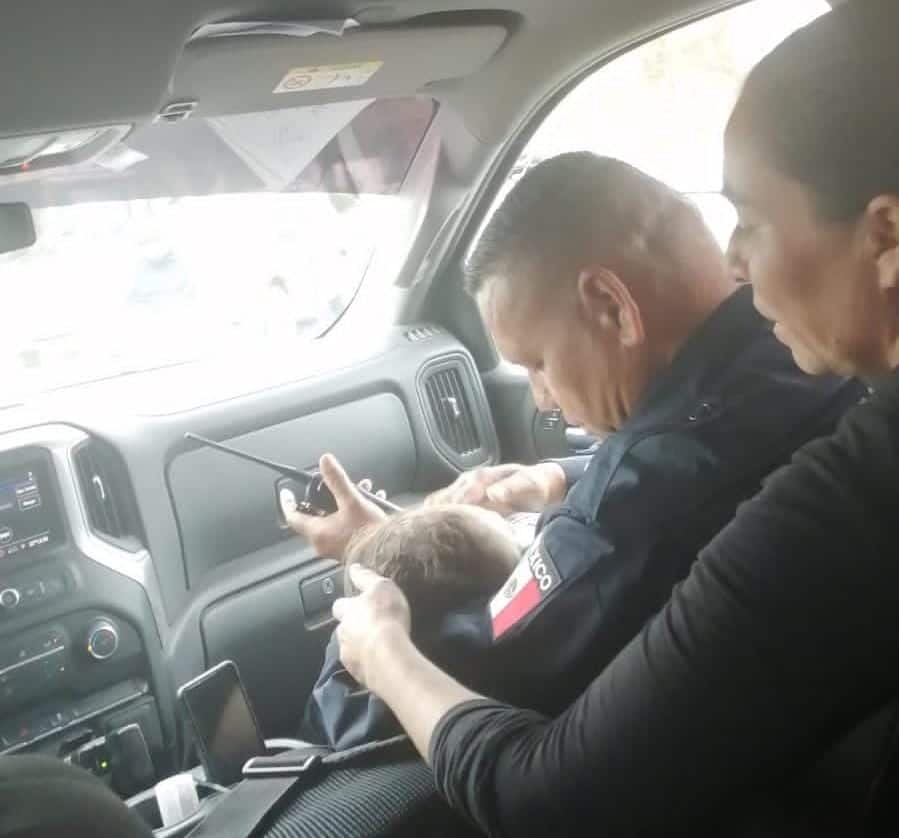 Policías municipales salvaron la vida del bebé Jesús Manuel en Los Mochis.