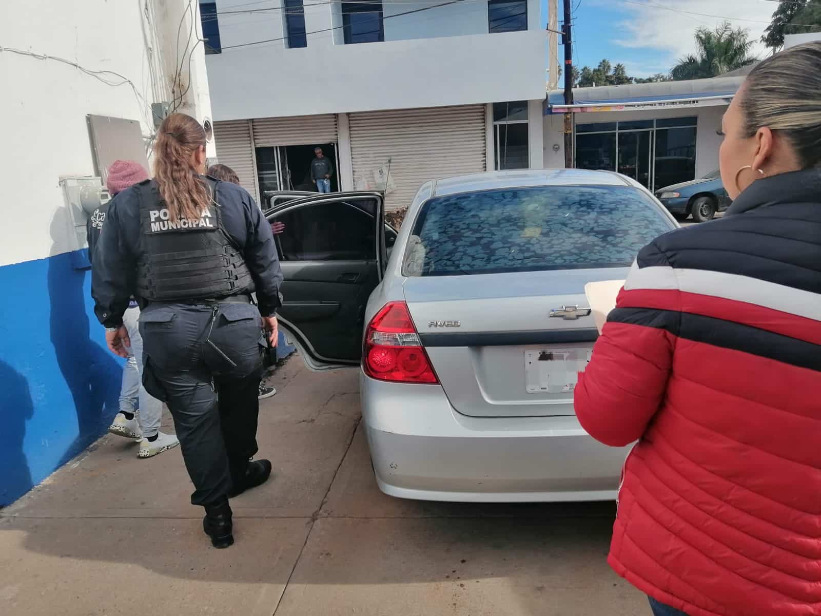 Policías localizan en Angostura a menor con Alerta Amber