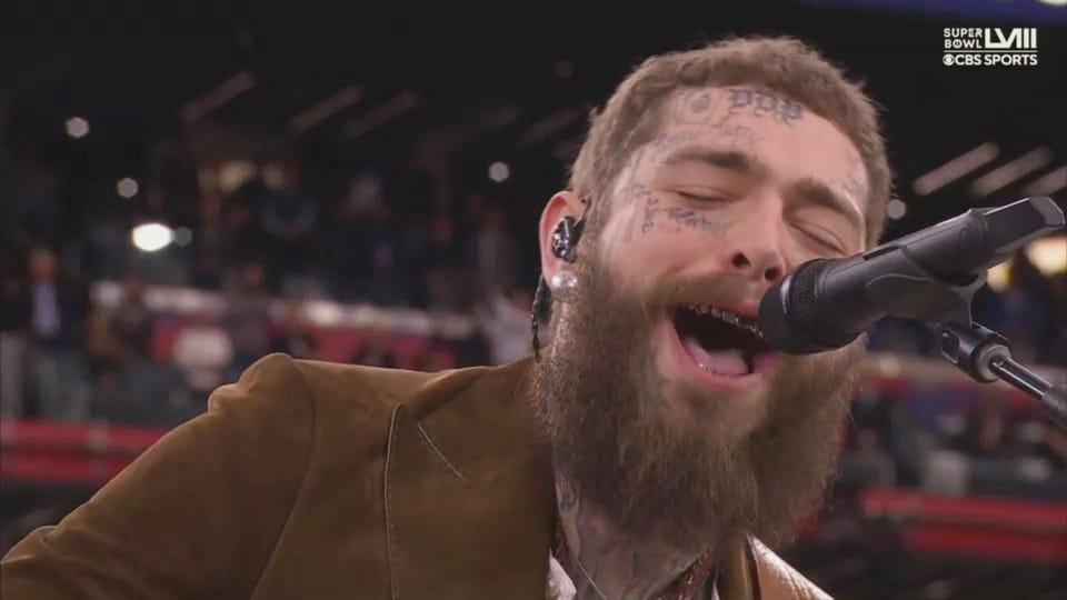 Post Malone canta “America The Beautiful” en el Super Bowl 2024