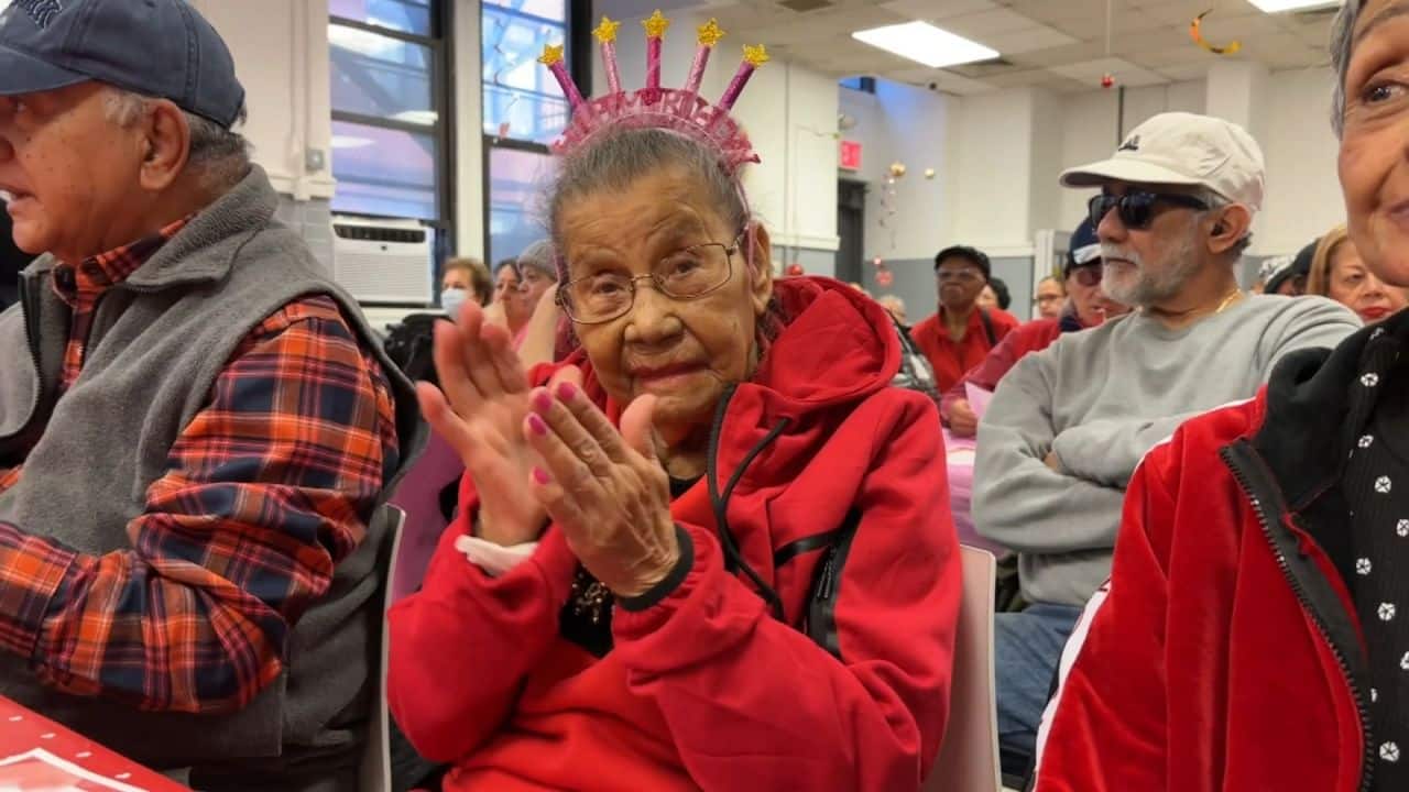 Puertorriqueña cumple 104 años de edad; se llama Esther Semidey