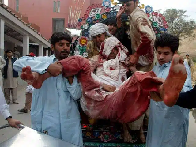 Reportan 29 muertos en ataques a oficinas políticas en Pakistán