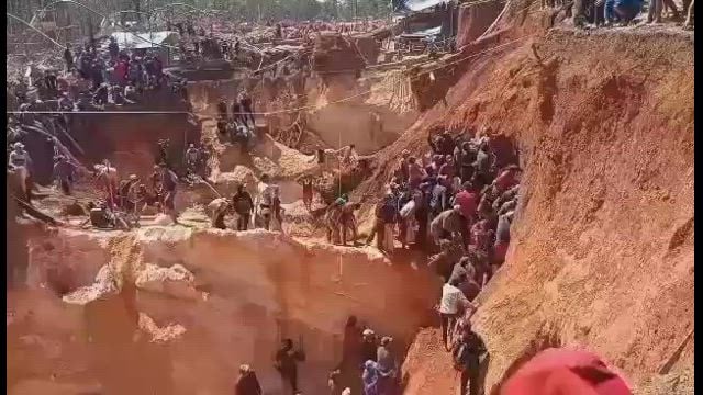 Reportan decenas de muertos tras derrumbe de una mina en Venezuela
