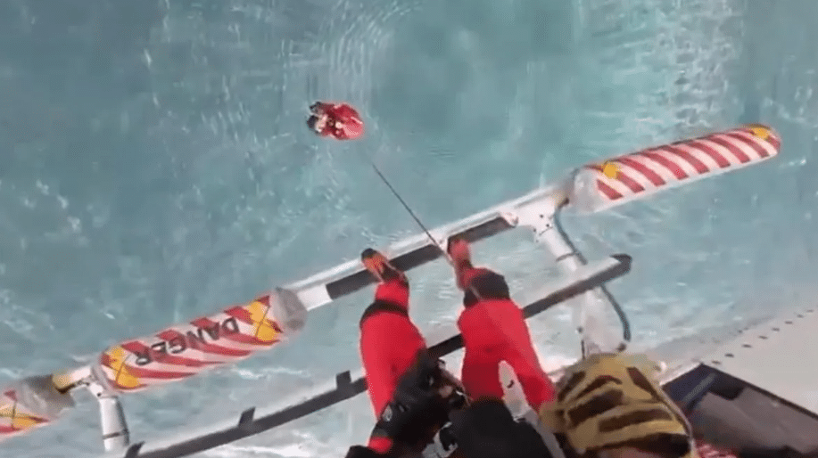 Rescatan a niño de 12 años en peligroso mar de Tenerife
