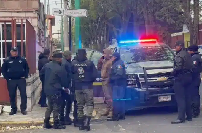 Riña entre elementos policíacos deja un muerto y dos lesionados en Toluca