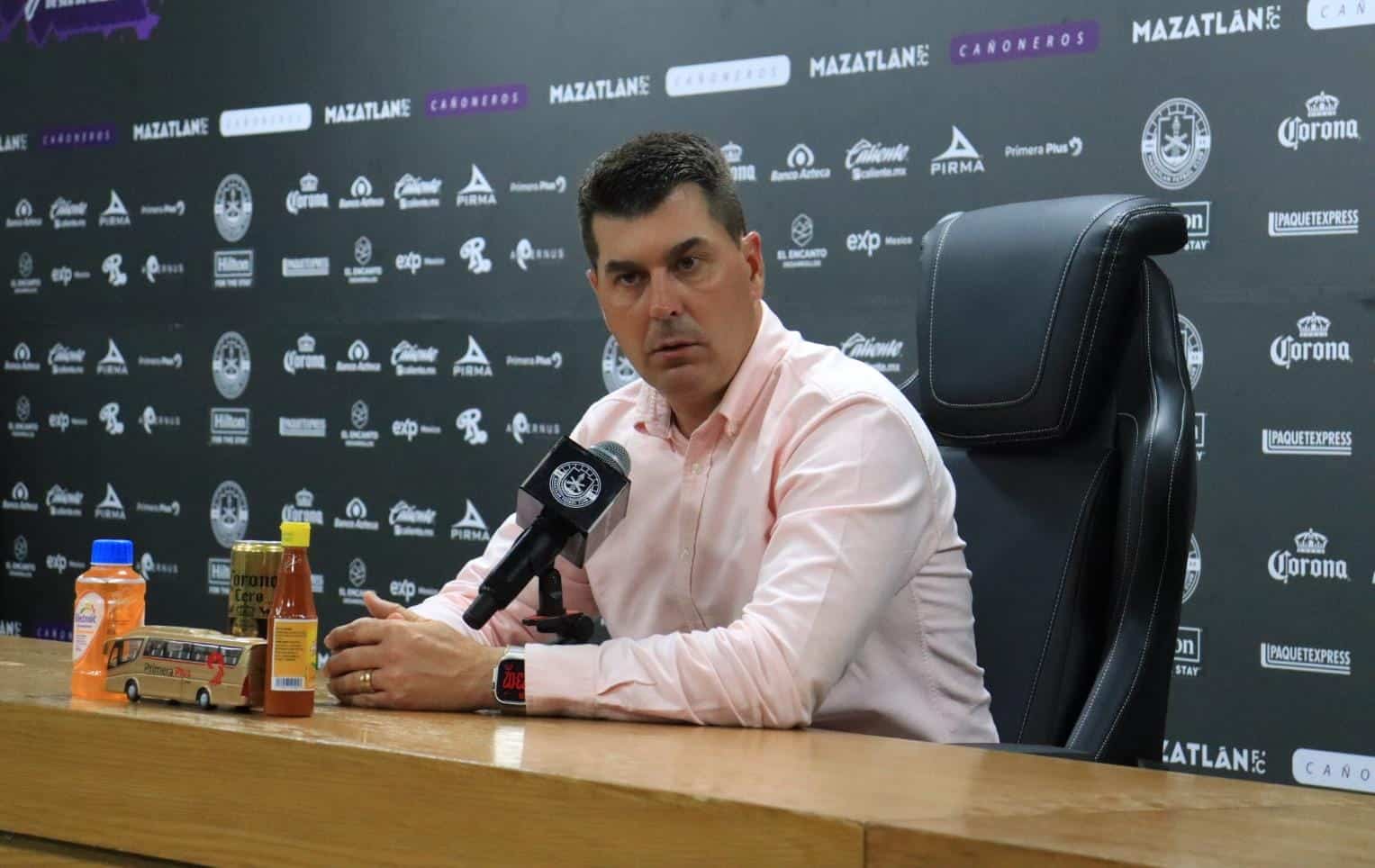 Ismael Rescalvo, director técnico de Mazatlán.