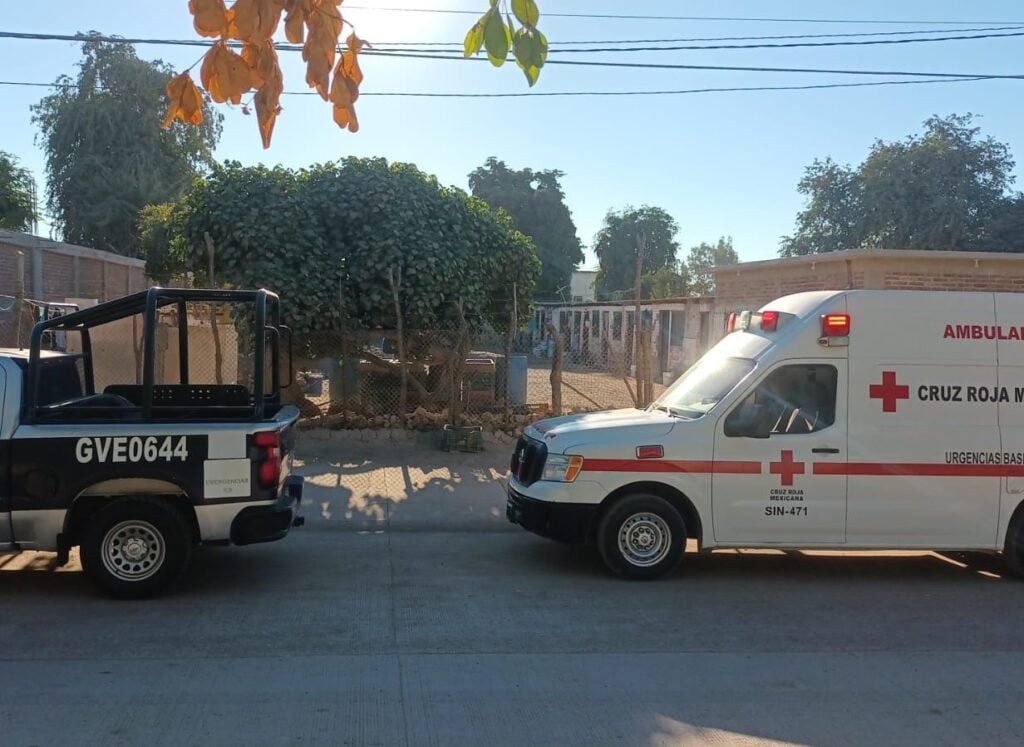 Policía Municipal y ambulancia