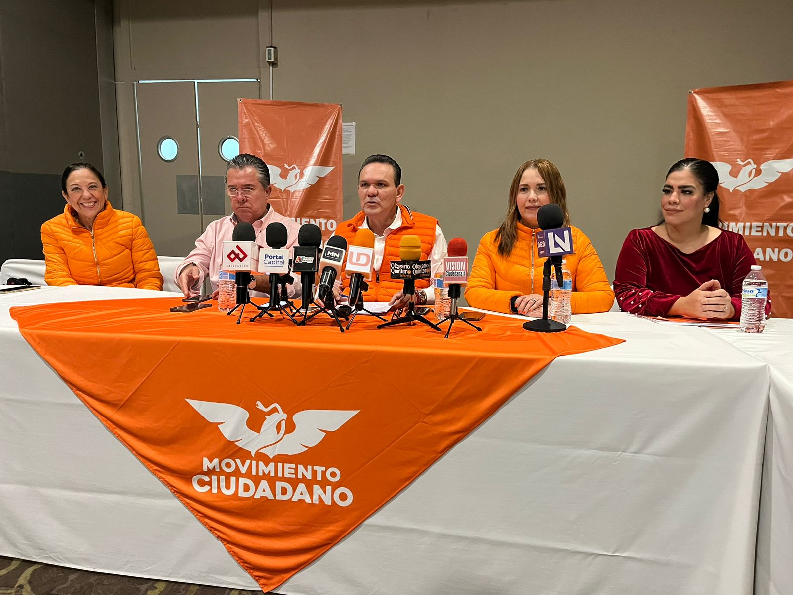 Sergio Torres Félix, presidente del Movimiento Ciudadano en Sinaloa, en conferencia de prensa con los medios de comunicación en Culiacán