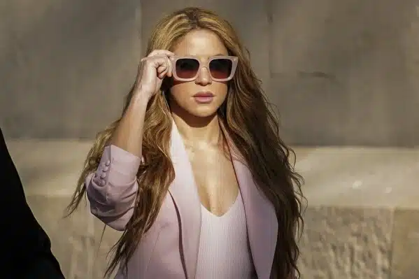 Shakira niega nuevos cargos de fraude fiscal en España
