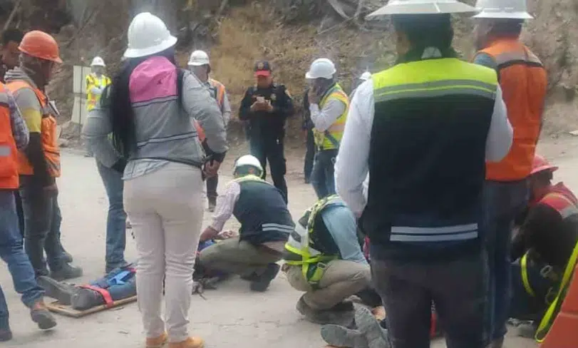 Mueren 2 trabajadores al caer de plataforma en el Tren Interurbano México-Toluca
