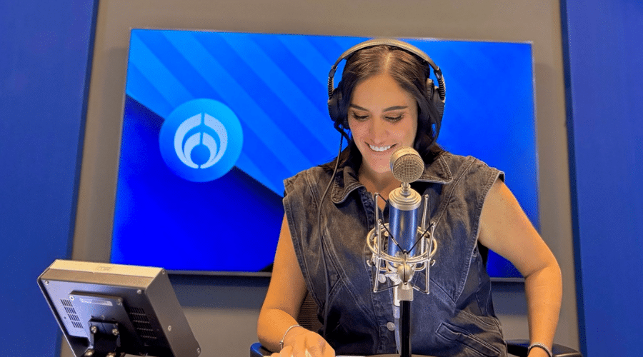 La periodista mexicana presenta nuevo programa de radio.
