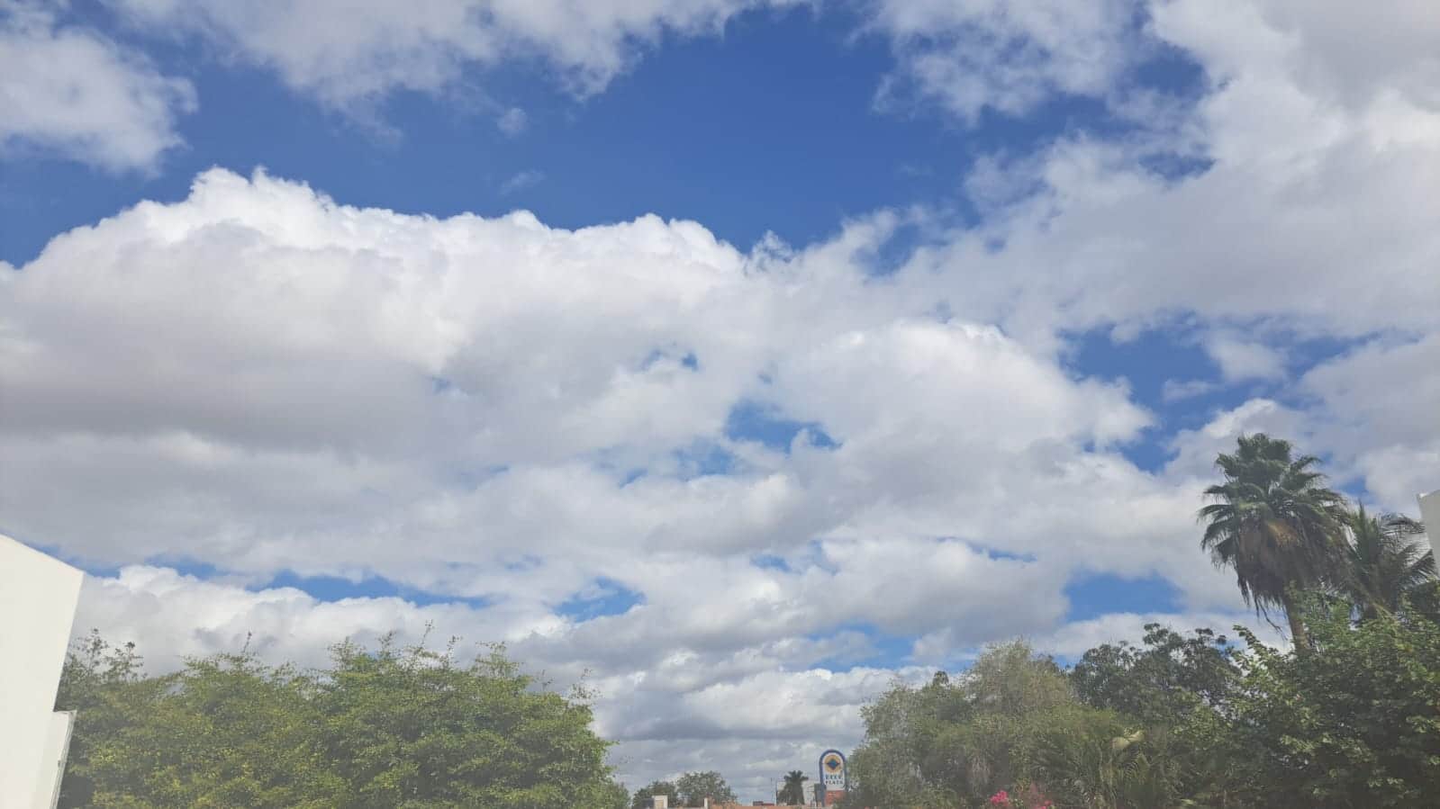 Cielo azul, cielo nublado