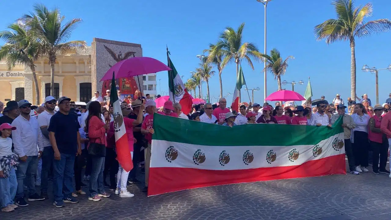 Marcha por la Democracia en Mazatlán