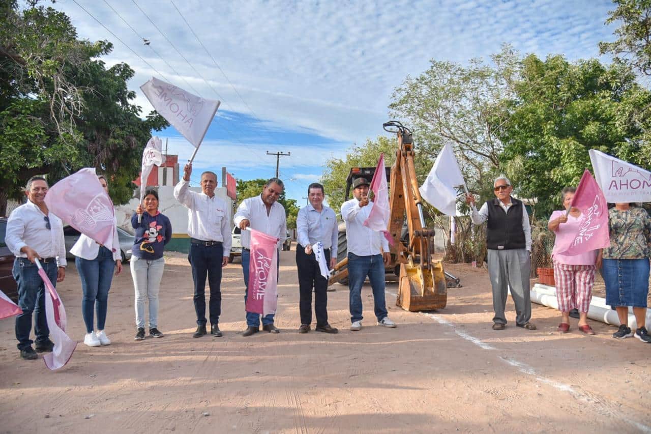 Alcalde y funcionarios en obras