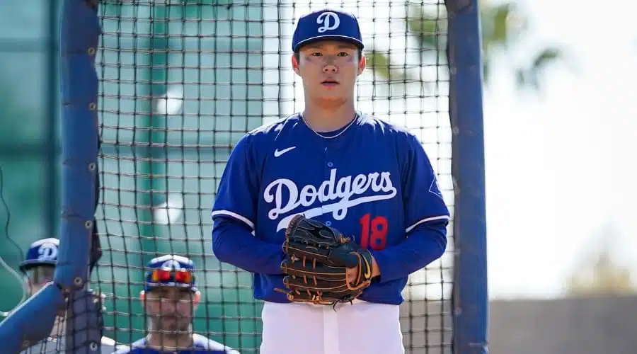 Yoshinobu Yamamoto sorprende a todos en su primer bullpen con bateadores