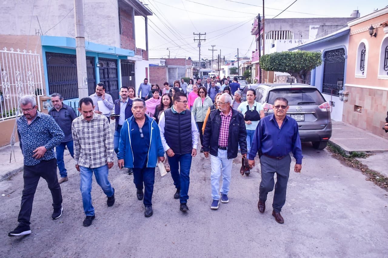 Recorrido del alcalde en el fraccionamiento Issstesin