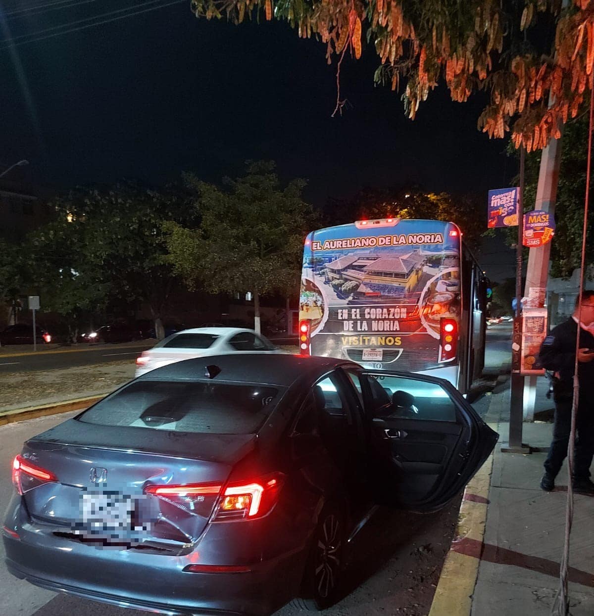 El accidente ocurrió en la avenida Insurgentes, en Mazatlán.