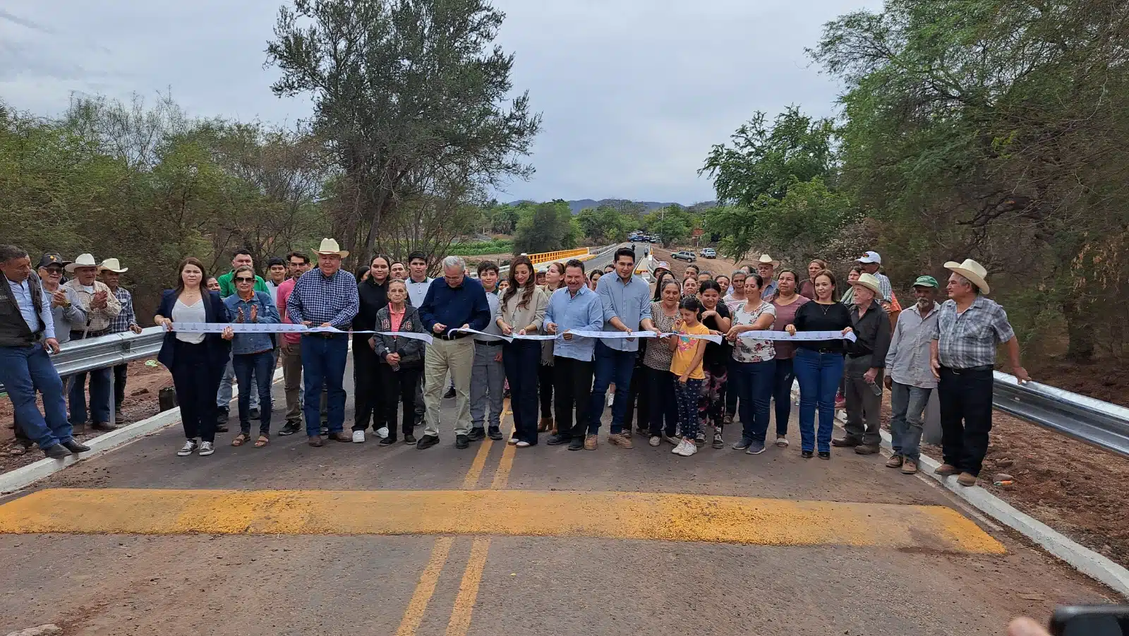 Inauguración de la carretera de El Guasimal hasta El Limón