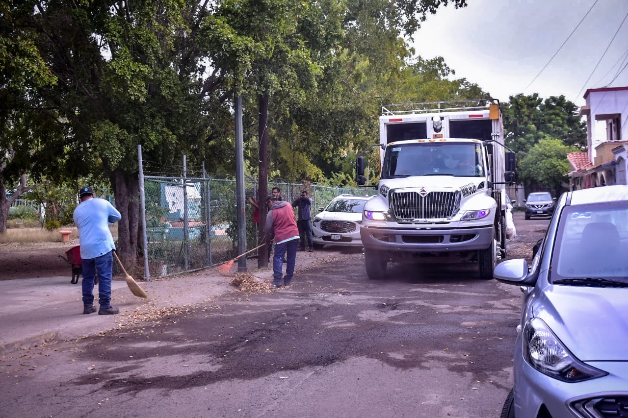 Recorrido del alcalde en el fraccionamiento Issstesin
