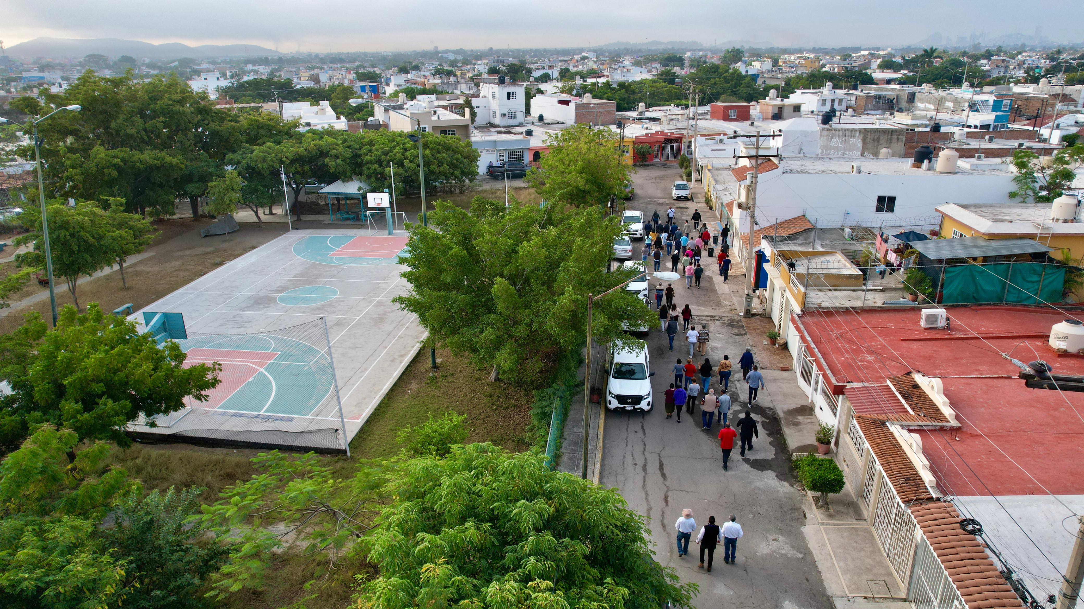 Recorrido del alcalde en el fraccionamiento Issstesin