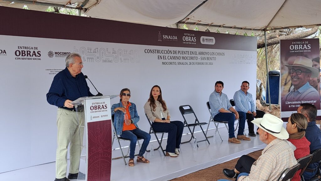 Gobernador Rocha Moya durante la entrega de obras en Mocorito