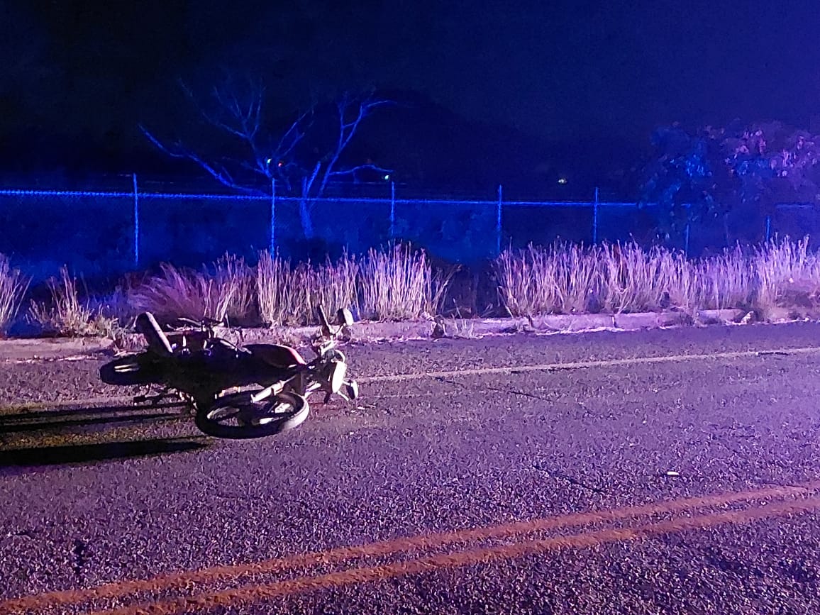 Motocicleta en la que viajaba José Antonio cuando chocó con un carro en Culiacán