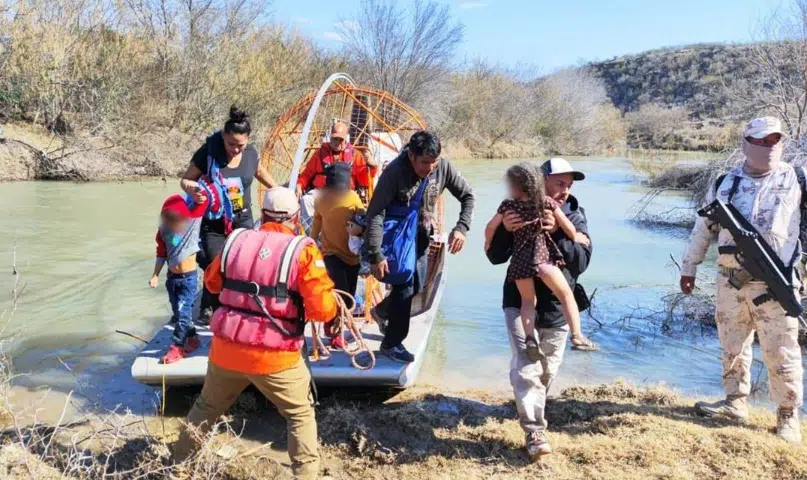 INM rescata 74 migrantes en el Río Bravo