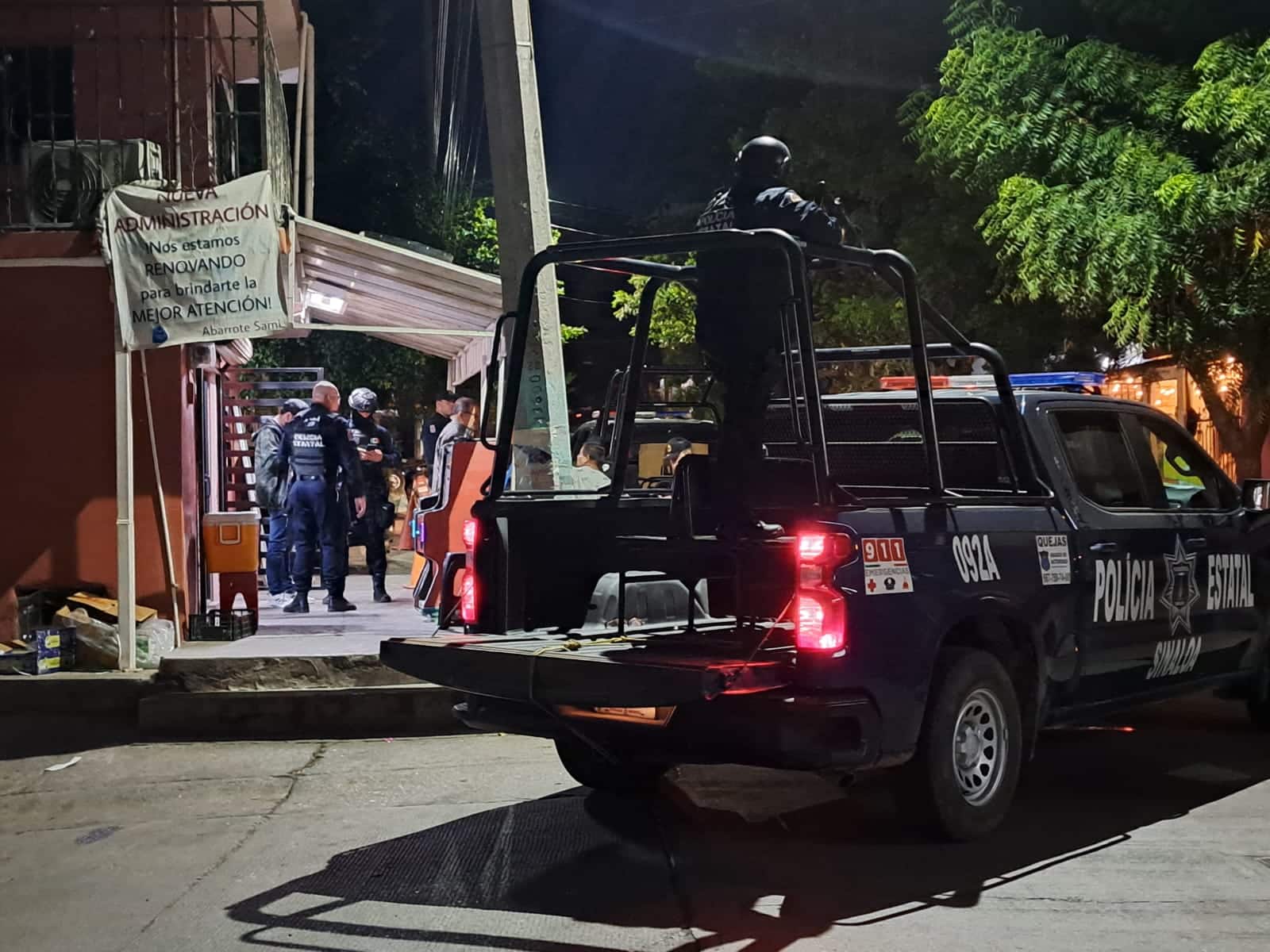 Elementos de la Policía Municipal y Policía Estatal Preventiva (PEP) arribaron al lugar y recabaron información de los hechos.