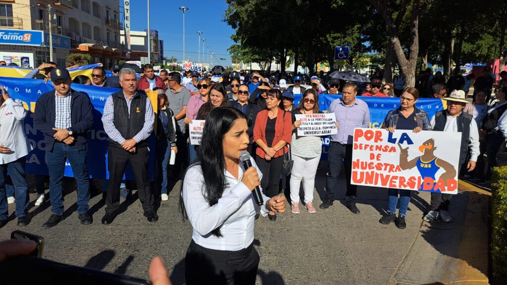 Manifestación de trabajadores y alumnos de la UA