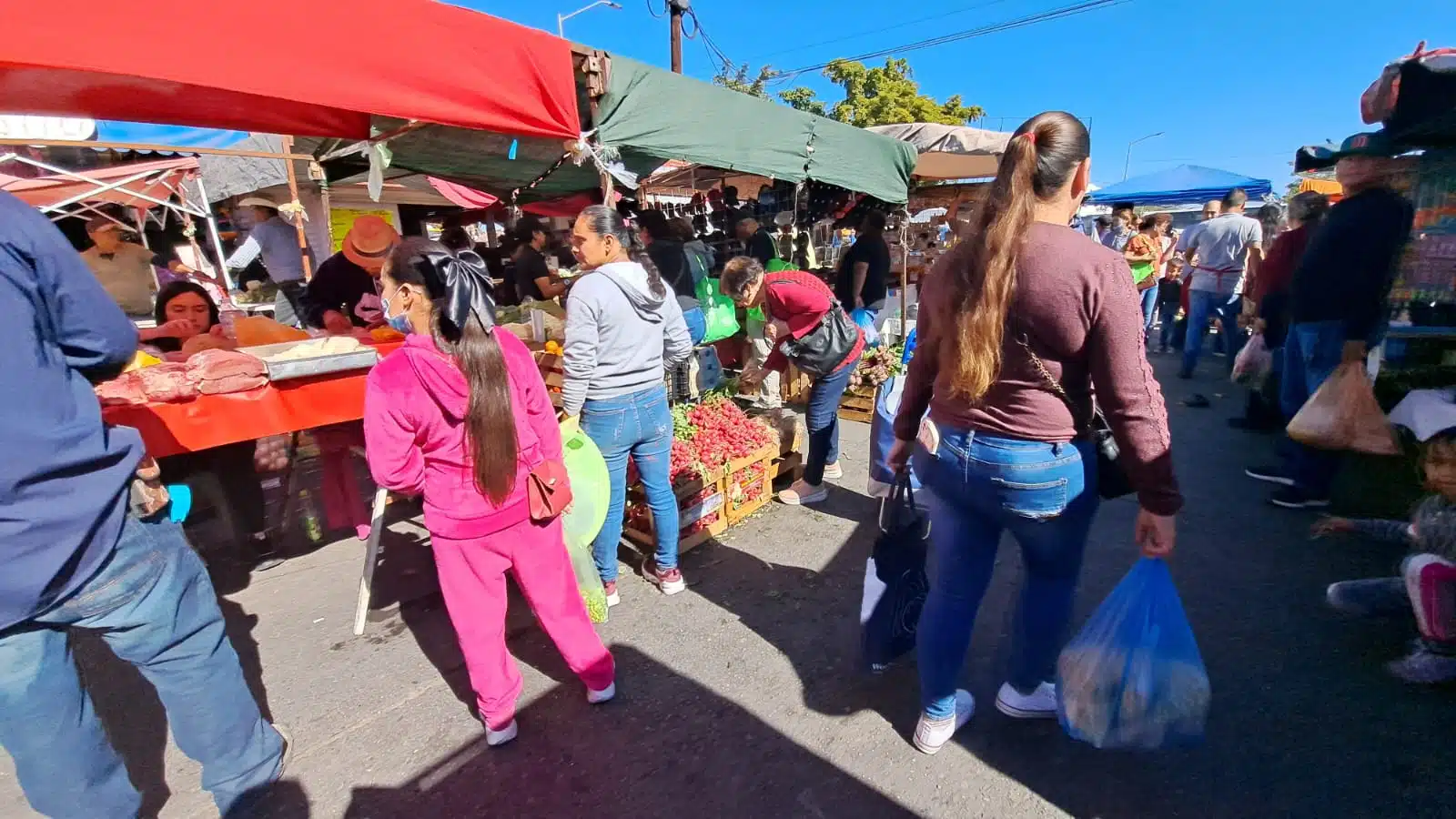 Tianguis dominical de Los Mochis