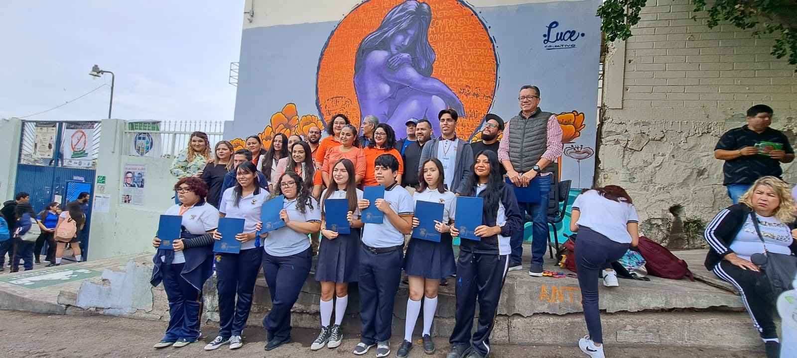Develación de mural