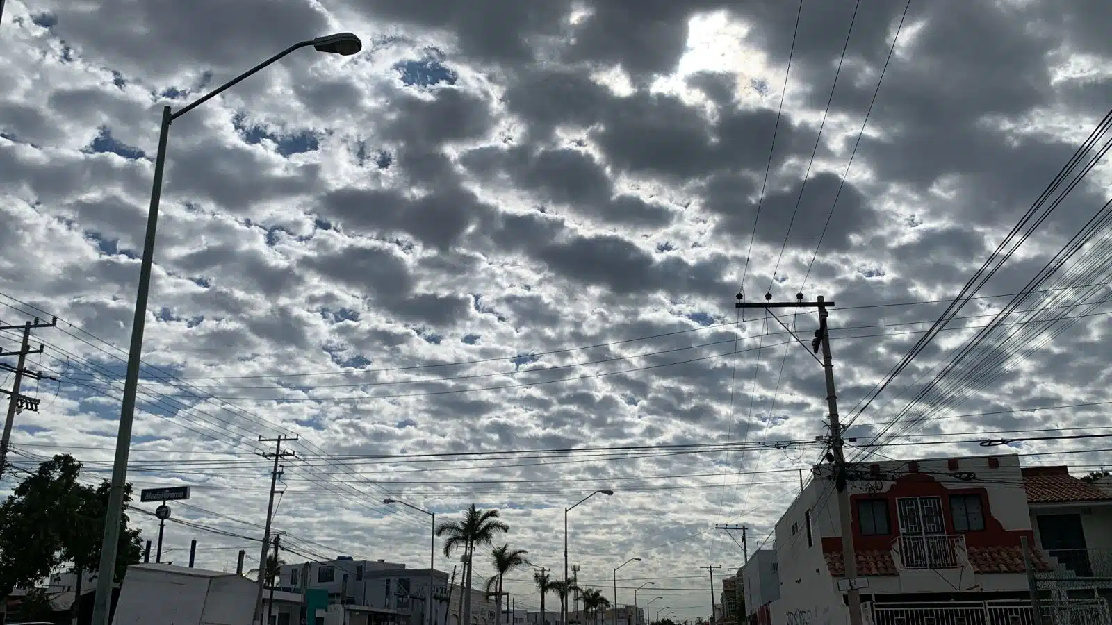 Cielo lleno de nubes