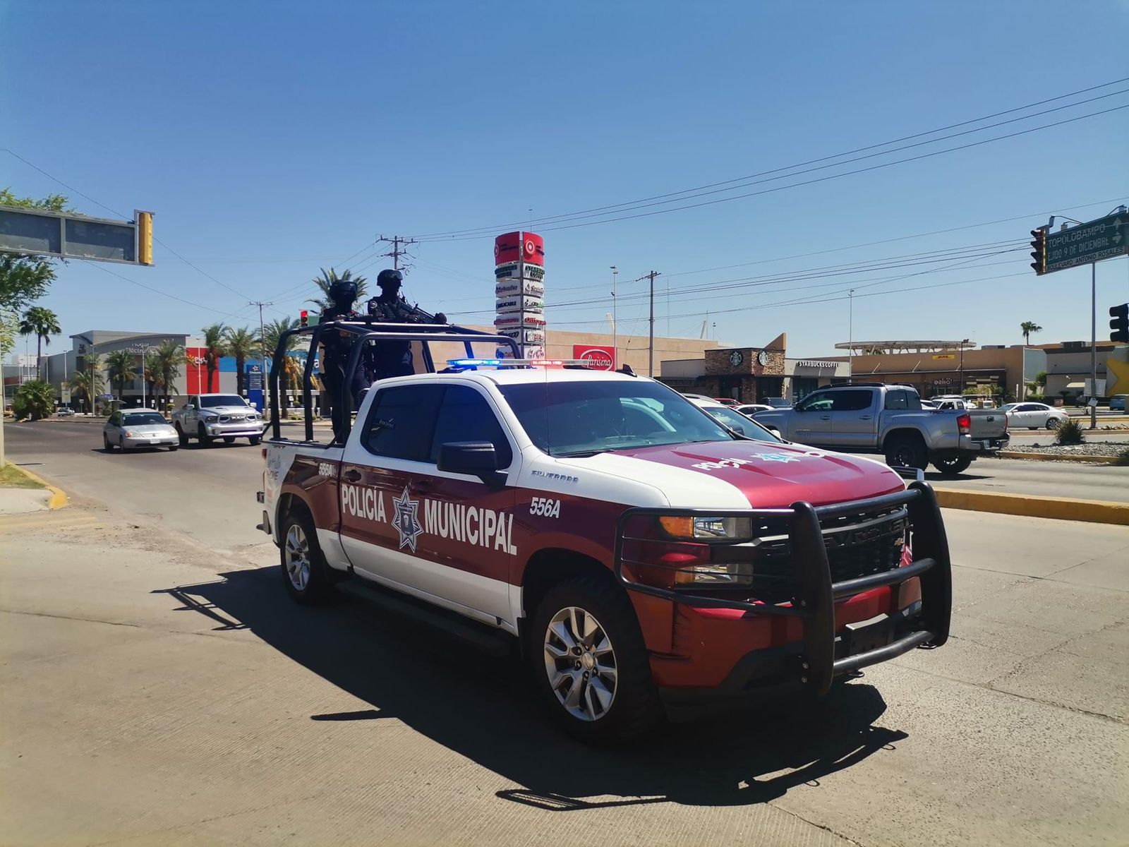 Policía Municipal en calles de Los Mochis