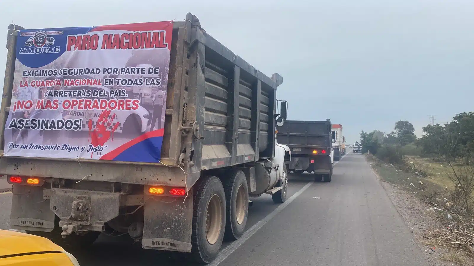 Transportistas de Sinaloa se unen a la convocatoria nacional por mayor seguridad en las carreteras del país.