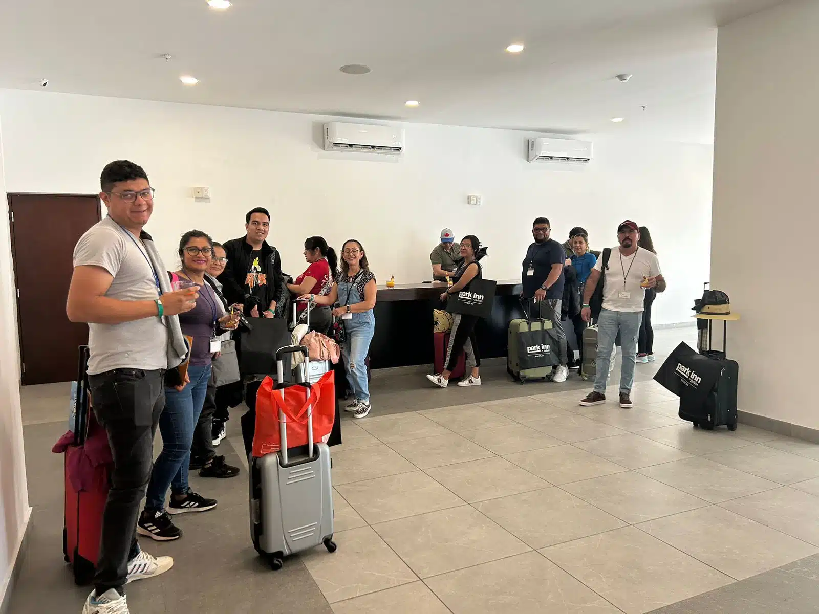 Turistas llegando a Mazatlán