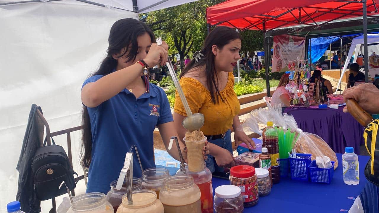 Celebración de la Feria del Mueble y Domingo de Plaza en Concordia